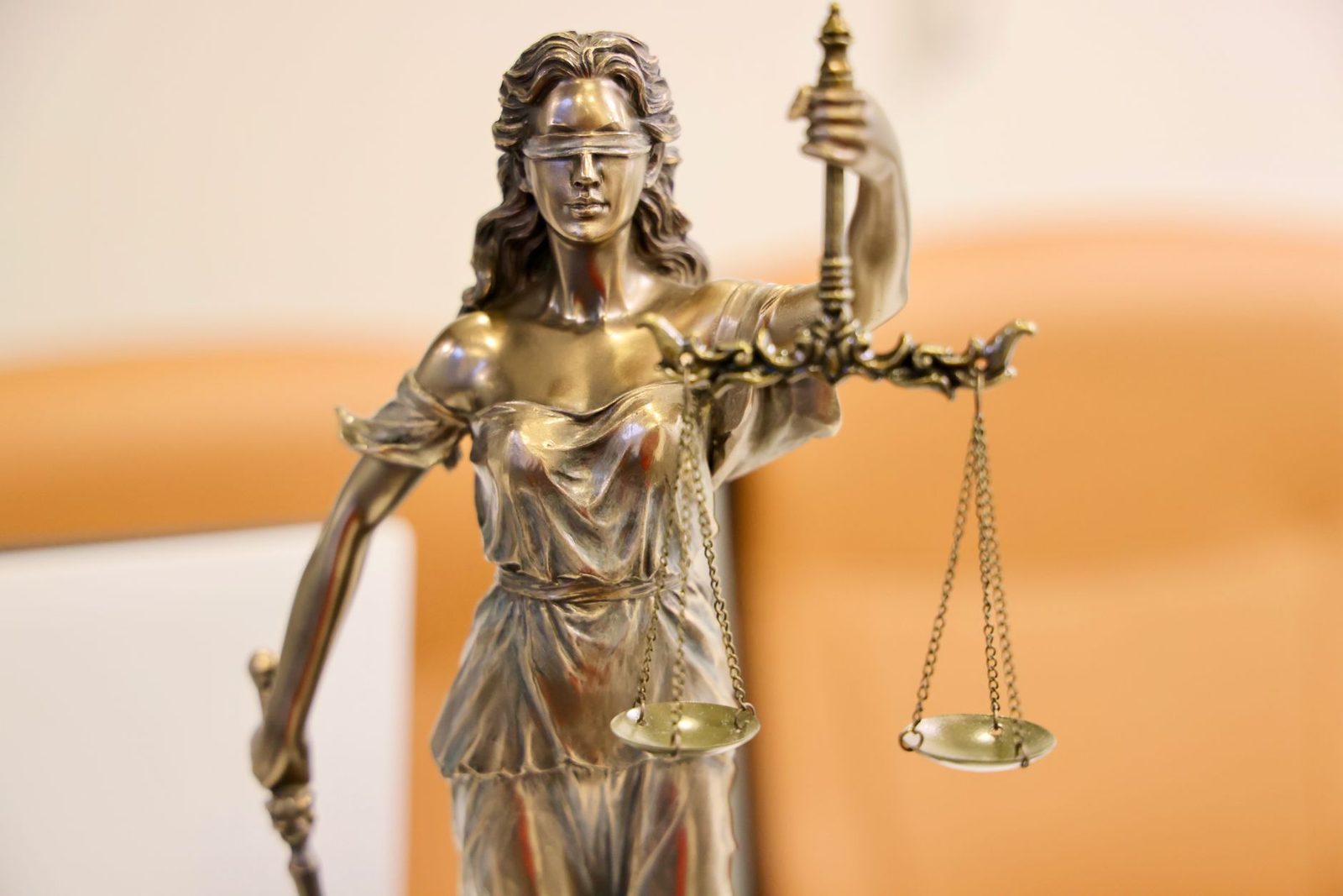 40+ Law Firm Marketing ROI Stats Every Firm Owner Needs in 2026
